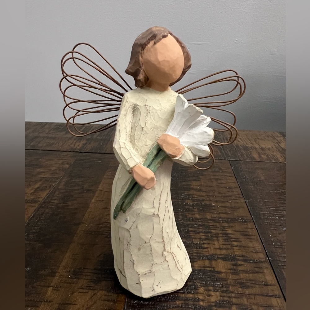 Rare & Retired - Willow Tree® “Angel of Beauty” Figurine (2000)